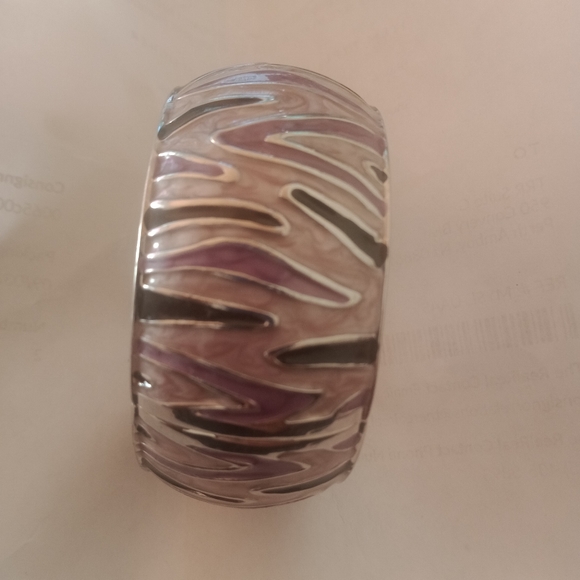 vintage zebra pattern enamel hinge bracelet! - Picture 3 of 3